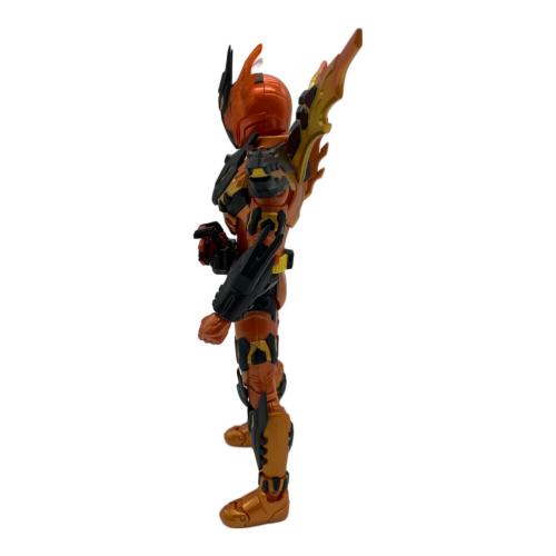 仮面ライダービルド (カメンライダービルド) 仮面ライダークローズマグマ 仮面ライダー S.H.Figuarts