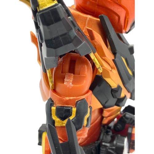 仮面ライダービルド (カメンライダービルド) 仮面ライダークローズマグマ 仮面ライダー S.H.Figuarts