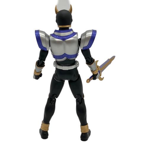 仮面ライダークウガ (カメンライダークウガ) 仮面ライダークウガ タイタンフォーム 仮面ライダー S.H.Figuarts