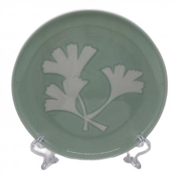 井上萬二作 白磁 染牡丹彫文 皿 食器 井上萬二作 白磁 染牡丹彫文 皿 食器