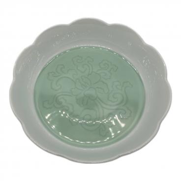 白磁牡丹彫文菓子鉢 井上萬二｜トレファクONLINE