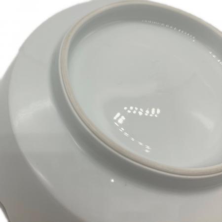 井上萬二 (イノウエマンジ) 七寸菓子鉢 青白磁牡丹彫文｜トレファクONLINE