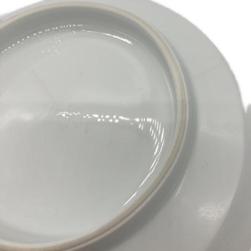 井上萬二 (イノウエマンジ) 七寸菓子鉢 青白磁牡丹彫文