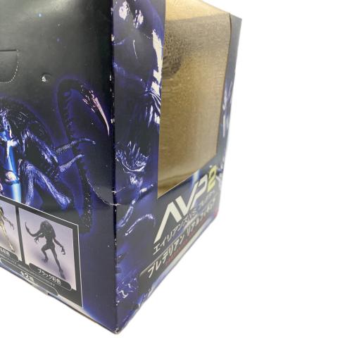 エイリアンVSプレデター2 プレデリアン リアルフィギュア（リアル彩色） フィギュア