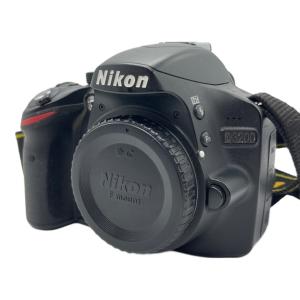 Nikon (ニコン) デジタル一眼レフカメラ D3200