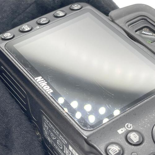Nikon (ニコン) デジタル一眼レフカメラ D3200