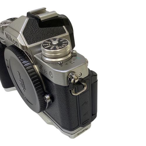 Nikon (ニコン) デジタル一眼レフカメラ Z fc 16-50 SL KIT -