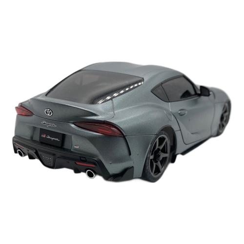 京商 (キョウショウ) GR Supra モデルカー ライト付き