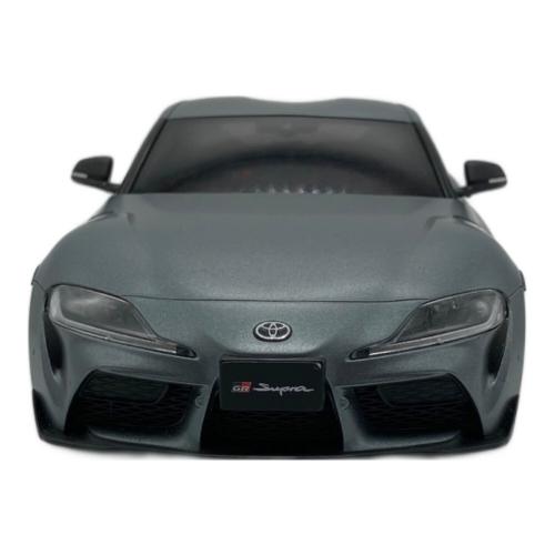 京商 (キョウショウ) GR Supra モデルカー ライト付き