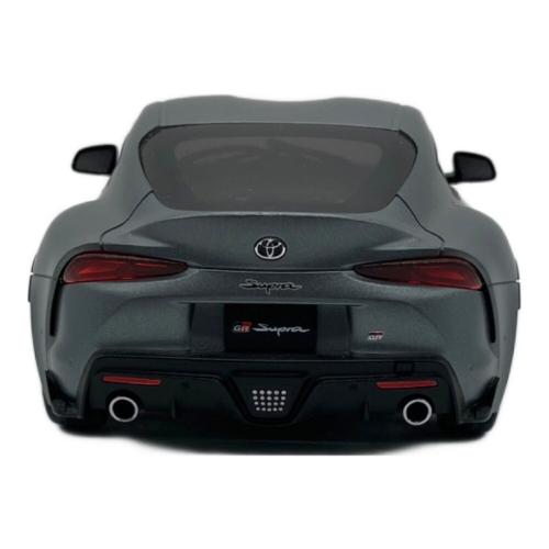 京商 (キョウショウ) GR Supra モデルカー ライト付き