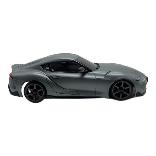 京商 (キョウショウ) GR Supra モデルカー ライト付き