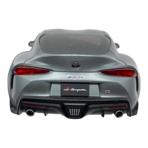 京商 (キョウショウ) GR Supra モデルカー ライト付き
