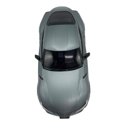 京商 (キョウショウ) GR Supra モデルカー ライト付き