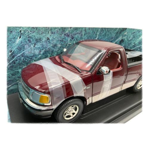 ERTL(アーテル) AMERICAN MUSCLE '97 FORD F150 XLT 1/18スケール