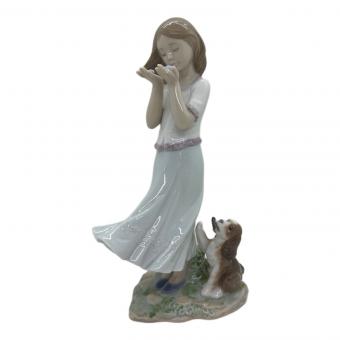 LLADRO (リヤドロ) フィギュリン 010.08121 風にたくして 指部分欠け有