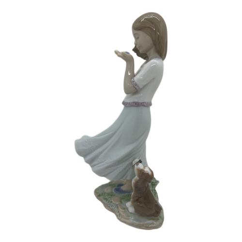 LLADRO (リヤドロ) フィギュリン 010.08121 風にたくして 指部分欠け有