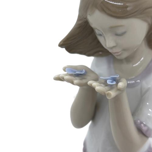 LLADRO (リヤドロ) フィギュリン 010.08121 風にたくして 指部分欠け有