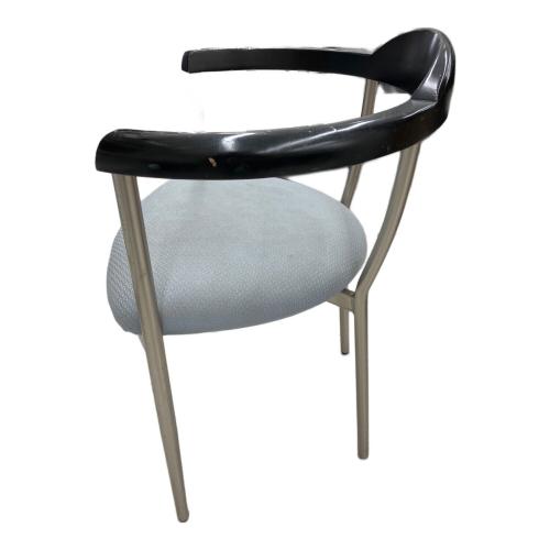 ダイニングチェアー ブラック×ホワイト 肘付