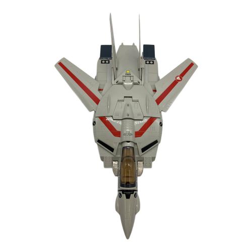 BANDAI (バンダイ) VF-1J バルキリー 一条輝機 「超時空要塞マクロス 箱破損 1/55 アクションフィギュア