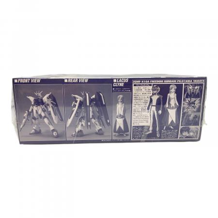 バンダイミュージアム限定　フリーダムガンダム　メッキバージョン Amazon | 【バンダイミュージアム限定】1/100 ZGMF-X10A