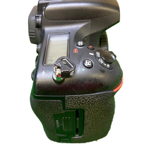 Nikon (ニコン) デジタル一眼レフカメラ D750
