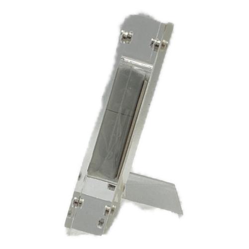 ZIPPO (ジッポ) オイルライター 2005年製 メーテル ホワイト No.0549 スタンド付き