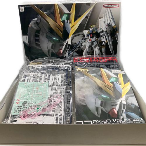 BANDAI (バンダイ) RG RX-93 νガンダム ガンプラ