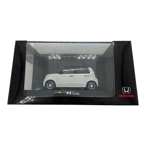 N‐ONE プラチナホワイトパール×ブラック 1/43ディスプレイモデル