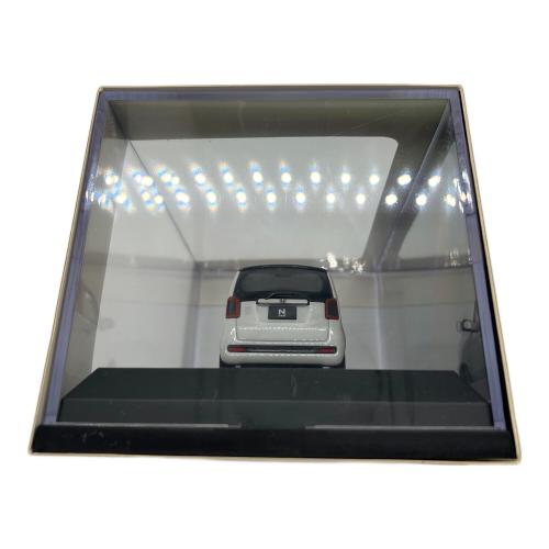 N‐ONE プラチナホワイトパール×ブラック 1/43ディスプレイモデル