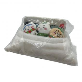 ちいかわ (チイカワ) ハッピーホリデーなおやすみベッドと繋がるマスコットセット ヌイグルミ