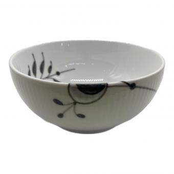 ROYAL COPENHAGEN (ロイヤル・コペンハーゲン) ブラックフル―テッドメガボウル 15cm