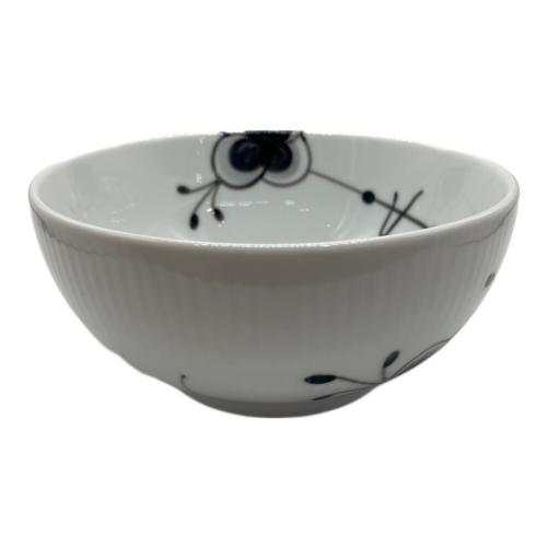 ROYAL COPENHAGEN (ロイヤル・コペンハーゲン) ブラックフル―テッドメガボウル 15cm