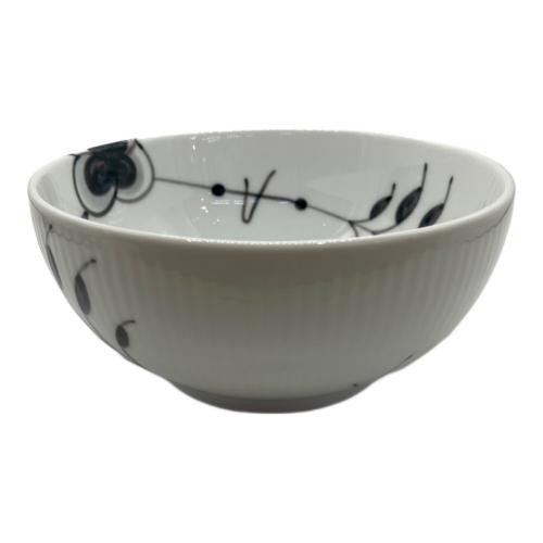 ROYAL COPENHAGEN (ロイヤル・コペンハーゲン) ブラックフル―テッドメガボウル 15cm