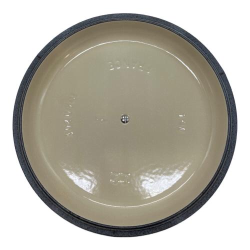 LE CREUSET (ルクルーゼ) 両手鍋  30㎝ ホワイト ビュッフェキャセロール