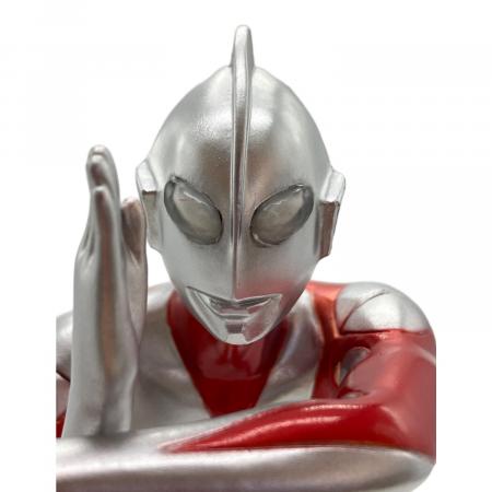 フィギュア ウルトラマン スペシウム光線ポーズ 限定カラー