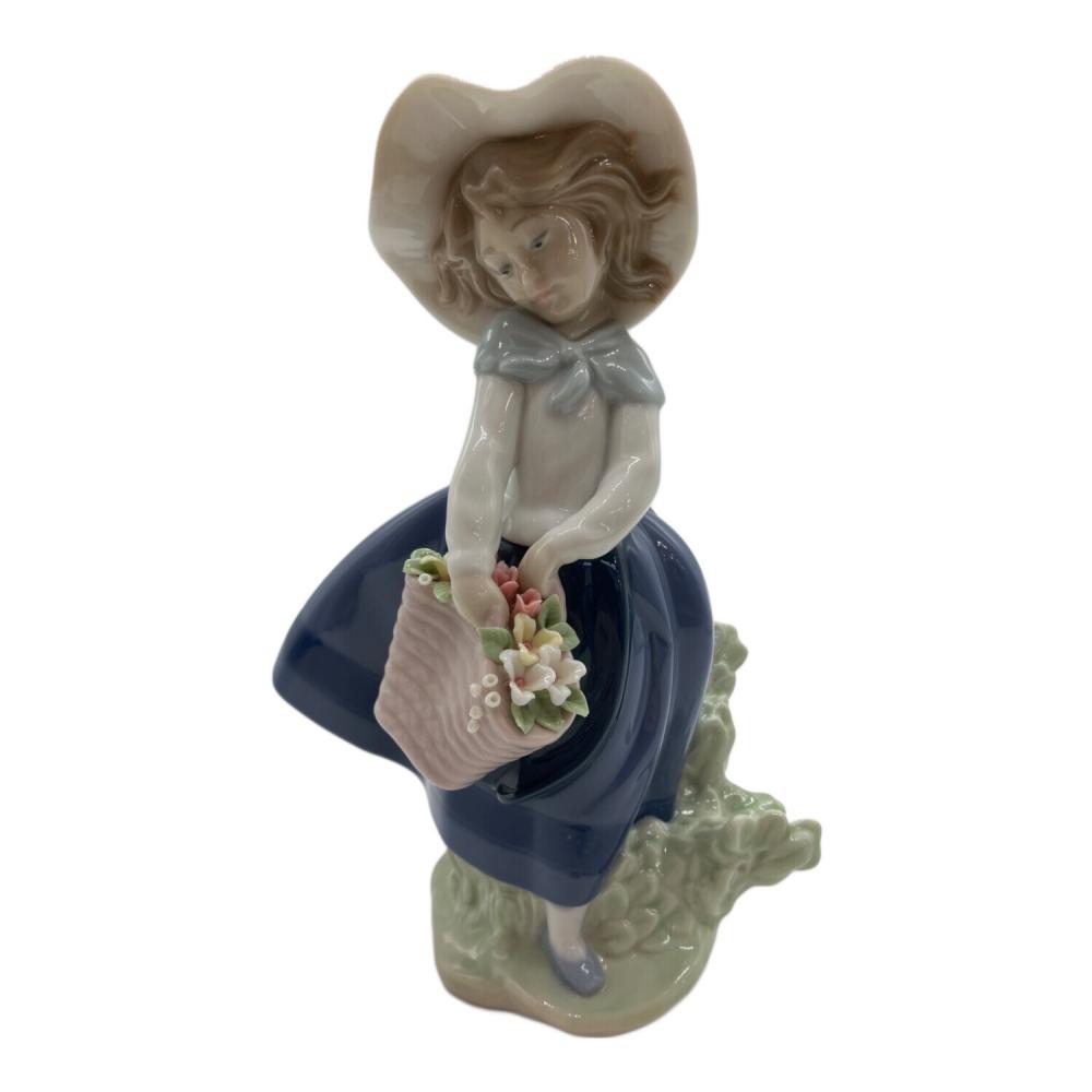 LLADRO (リヤドロ) フィギュリン きれいな花ばかり｜トレファクONLINE