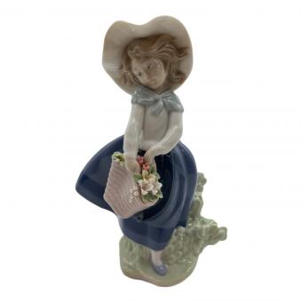 LLADRO (リヤドロ) フィギュリン きれいな花ばかり