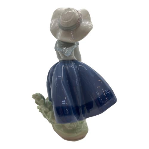 LLADRO (リヤドロ) フィギュリン きれいな花ばかり