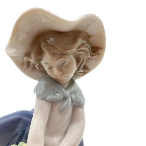 LLADRO (リヤドロ) フィギュリン きれいな花ばかり