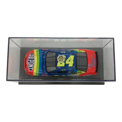 Revell Collection DU PONT 24JEFF GORDON NASCAR シボレー・モンテカルロ ミニカー