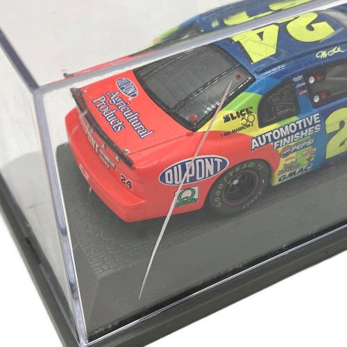 Revell Collection DU PONT 24JEFF GORDON NASCAR シボレー・モンテカルロ ミニカー