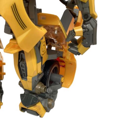 アルティメットバンブルビー トランスフォーマー