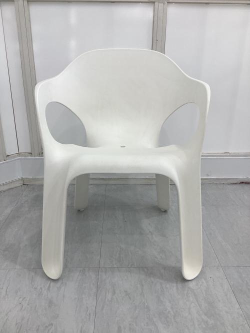 MAGIS (マジス) スタッキングチェアー ホワイト