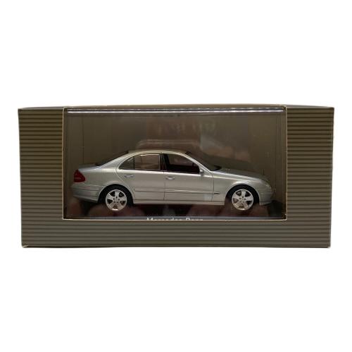 MINICHAMPS (ミニチャンプス) メルセデスベンツ Eクラス 1:43 モデルカー