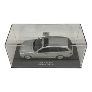 メルセデスベンツ Eクラス T-MODELL 1:43 モデルカー