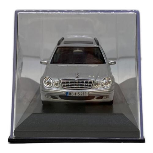 メルセデスベンツ Eクラス T-MODELL 1:43 モデルカー