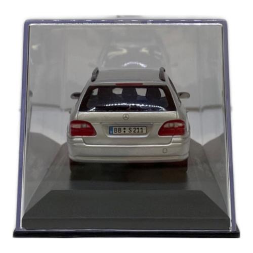メルセデスベンツ Eクラス T-MODELL 1:43 モデルカー