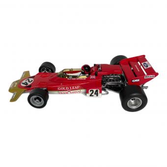 QUARTZO (カルツォ) LOTUS Classic Grand Prix 72C 1970 Emerson Fittipaldi モデルカー 18270 1:18