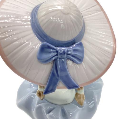 LLADRO (リヤドロ) フィギュリン 花の香りにつつまれて