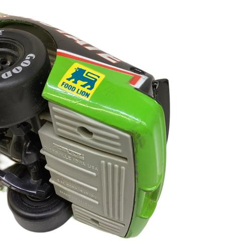 ERTL (アーテル) シボレー ルミナ NASCAR グリーン モデルカー